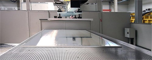Cómo cortar láminas delgadas de aluminio