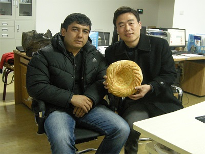ใน 2013, customers from Uzbekistan visited Huawei factory